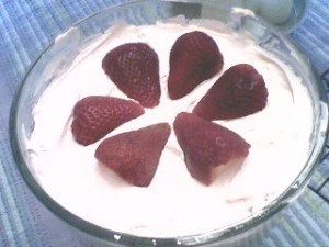 strawberry-trifle-dessert2 strawberry-trifle-dessert2
