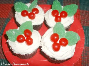 Holly Cupcakes.fixed.2