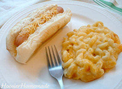 mac and cheese with hot dogs