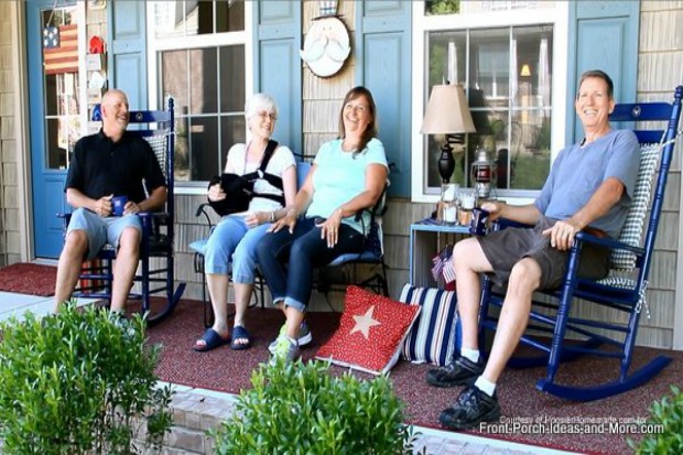 4th of July Front Porch Decorating Ideas | on HoosierHomemade.com