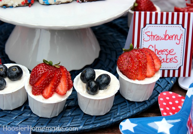 4th Dessert Bar :: FREE Printables + Easy No Bake Treats :: from HoosierHomemade.com