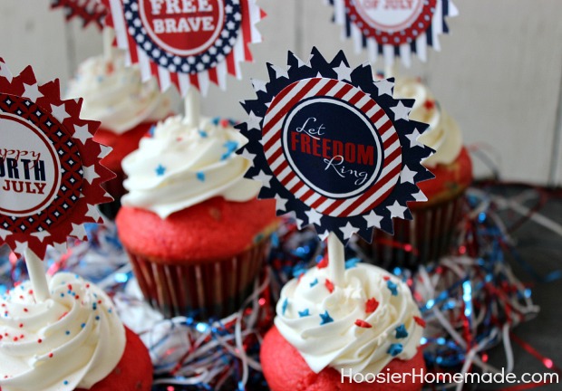 Easy 4th of July Cupcakes :: Red, White & Blue :: Recipe on HoosierHomemade.com