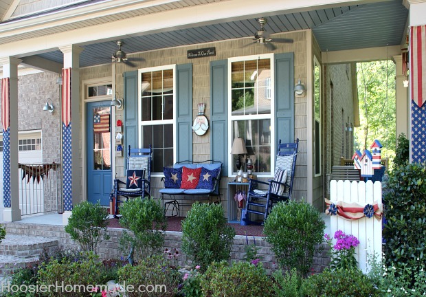 4th of July Front Porch Decorating Ideas | on HoosierHomemade.com