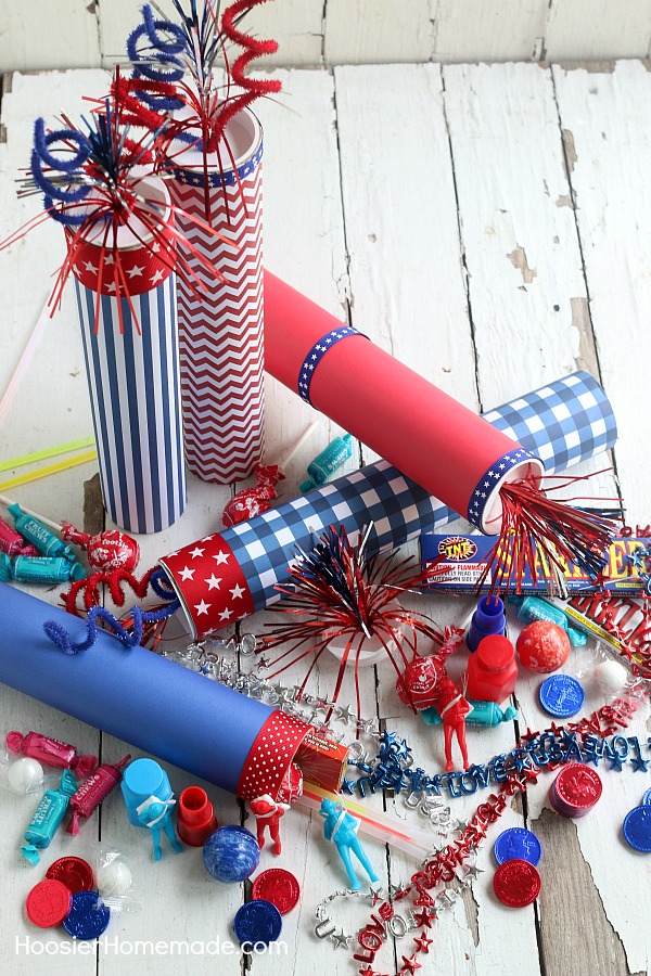 4th of July Party Ideas -- these SUPER fun Firecracker Favors are really easy to make! The kids can help too! Fill them with small toys, candy, glow sticks and more for a fun 4th of July Party Idea! 