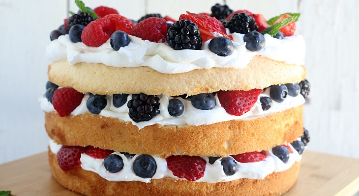 Angel-Food-Cake-with-Berries.FEATURE