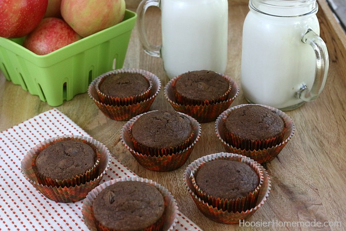 APPLESAUCE MUFFINS -- a hearty muffin perfect for breakfast, lunch boxes, snacks or even a late night snack! Filled with good-for-you ingredients and LESS sugar too!