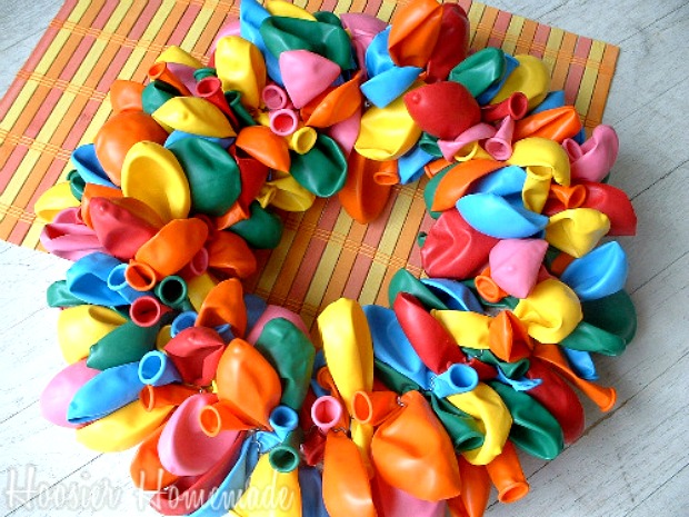 How to make a Balloon Wreath :: Instructions on HoosierHomemade.com