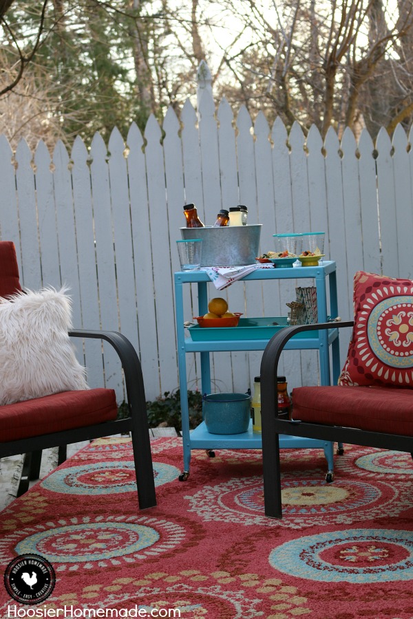 From rags to riches - this Beverage Cart Makeover is perfect for all your Outdoor Entertaining! With some sand paper, spray paint and a little elbow grease, this Bar Cart comes to life! Pin to your DIY Board!