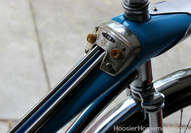 DIY Bike Makeover :: HoosierHomemade.com