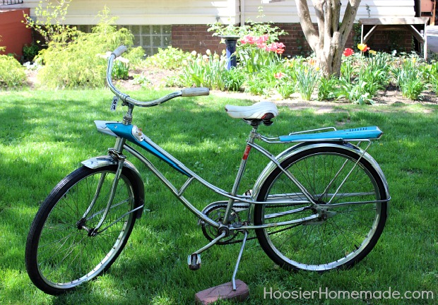 DIY Bike Makeover :: HoosierHomemade.com