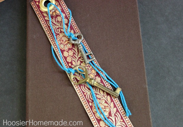 Simple Craft: Key to your Heart Bookmark: HoosierHomemade.com