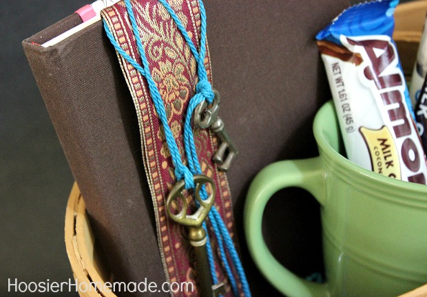 Simple Craft: Key to your Heart Bookmark: HoosierHomemade.com