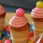 Bubble-Gum-Ice-Cream-Cone-Cupcakes.close