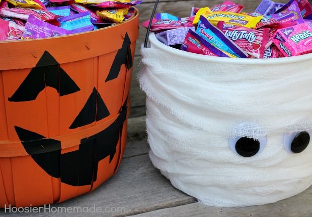 Simple Trick-or-Treat Candy Buckets Tutorial on HoosierHomemade.com