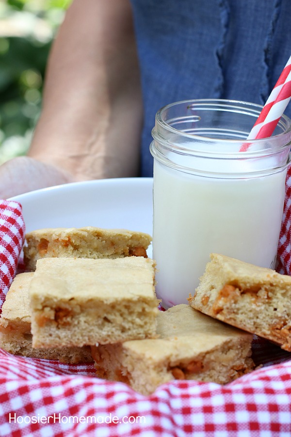 BUTTERSCOTCH BAR COOKIES -- Use this same recipe for endless options of mix ins! These Bar Cookies are super easy and can be made in under 30 minutes! 