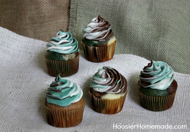 Father's Day Cupcakes | Camouflage Cupcake Recipe on HoosierHomemade.com