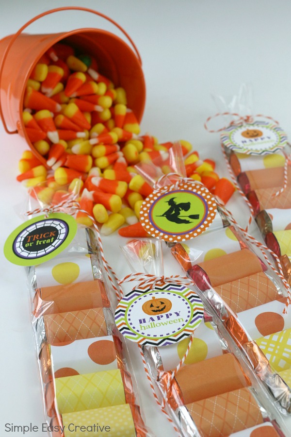 CANDY CORN TREAT BAGS WITH FREE HALLOWEEN PRINTABLES