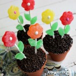 Cupcake Boot Camp: How to Decorate Cupcakes with Candy :: on HoosierHomemade.com