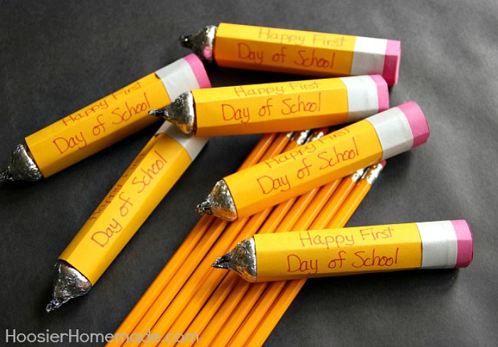 CANDY PENCILS - Make these FUN Candy Pencils for Teacher Gifts, Classroom Treats and more! The kids will have a blast helping to make them too! Just a few simple supplies are all you need! 