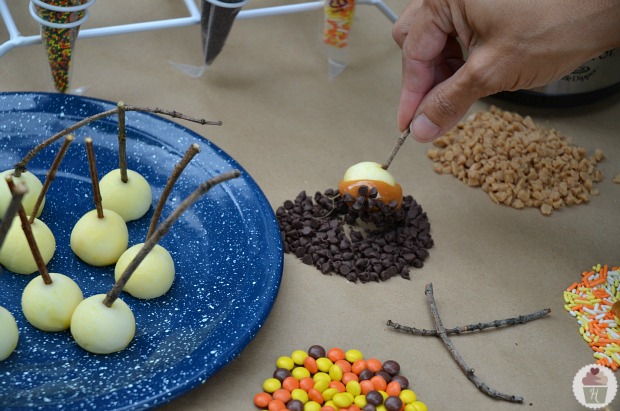 Mini Caramel Apple Fondue :: HoosierHomemade.com