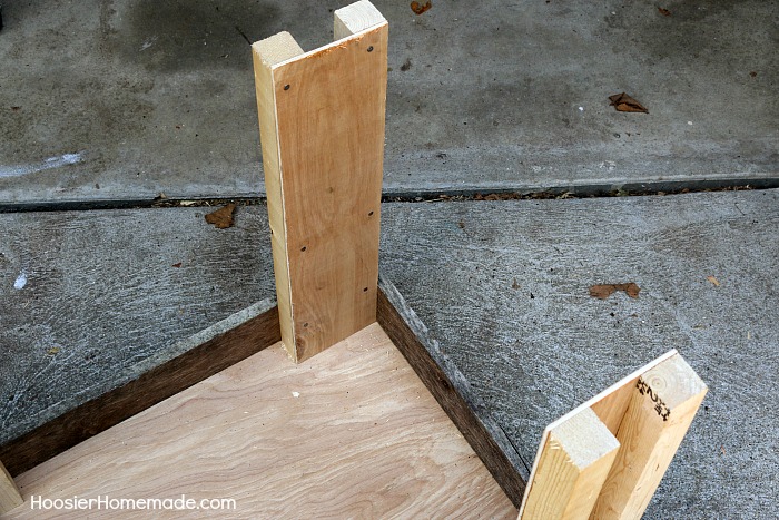 CAT CONDO -- This Cat Condo is made from a Wood Pallet and scrap lumber! Your cat will be cozy in the bed, have fun with the toy, eat, drink and there's even a scratching spot! 