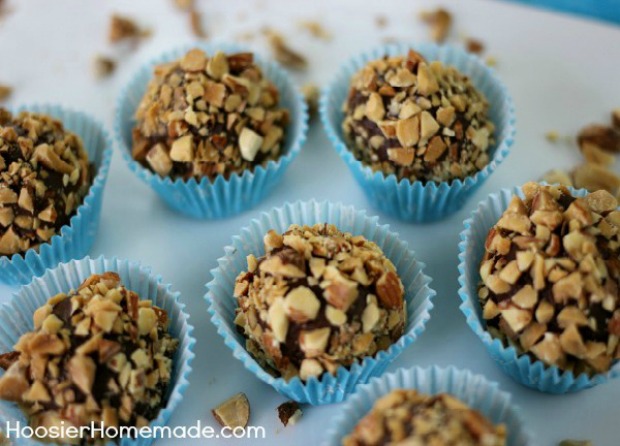 Chocolate Strawberry Truffles | Recipe on HoosierHomemade.com