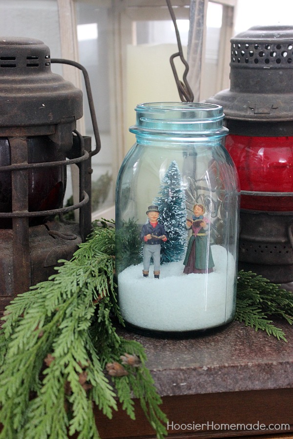 FARMHOUSE CHRISTMAS DECORATING -- She Shed Outdoor Christmas Decorations