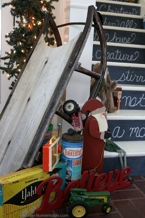 Vintage Christmas Decorating Ideas - 'Twas the night before Christmas, when all through the house, not a creature was stirring, not even a mouse. Add some magic to your home and create these Chalkboards to add to your stair risers. 