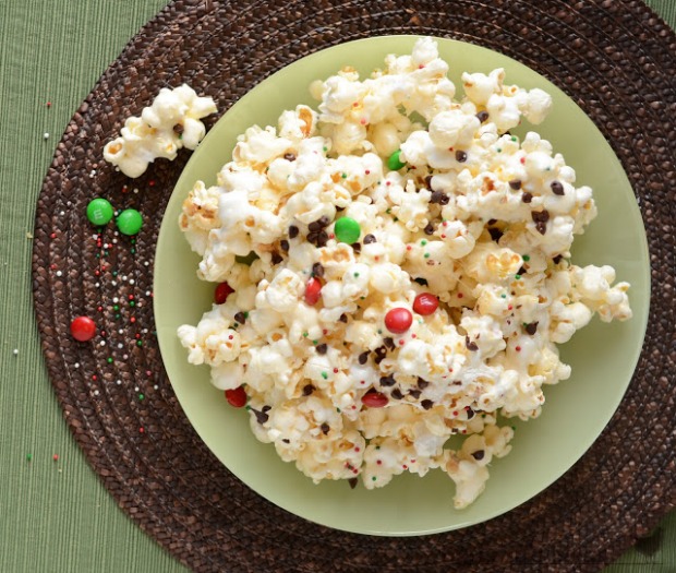 Gooey Marshmallow Christmas Popcorn : 100 Days of Homemade Holiday Inspiration
