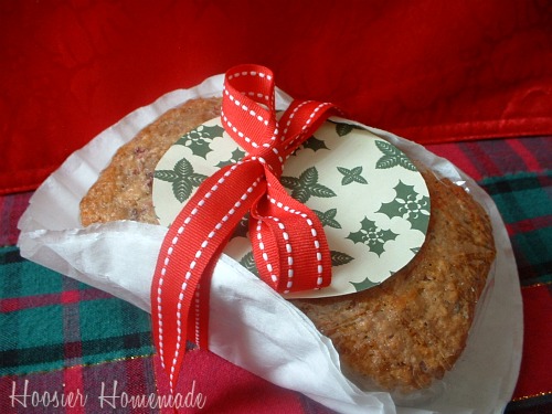 DIY Christmas gifts: Make a mini cranberry bread loaf