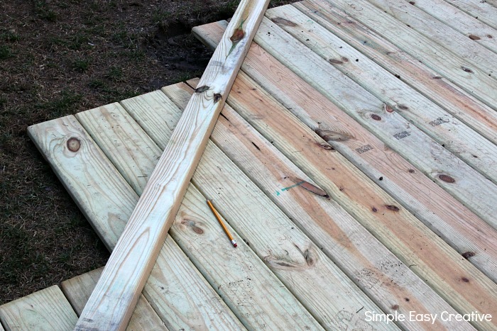 HOW TO BUILD A DECK - Learn tips on how to easily build this simple deck in a weekend!