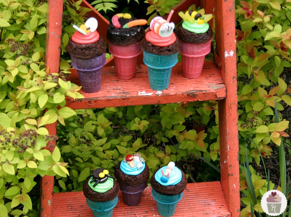 Earth Day Bug Cupcake Cones :: Recipe & Instructions on HoosierHomemade.com