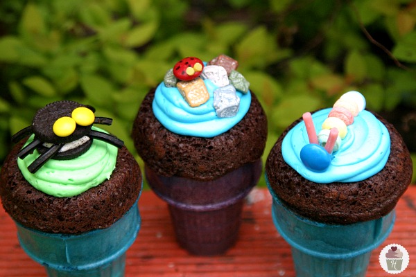 Earth Day Bug Cupcake Cones :: Recipe & Instructions on HoosierHomemade.com