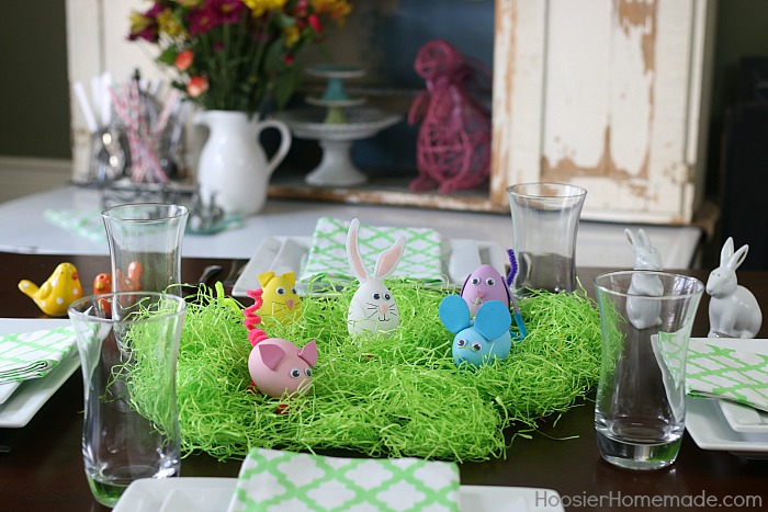 Easter Egg Crafts for Kids: Round up the kids - scissors - and glue! It's time to get crafting! These adorable eggs are so fun to make! And they make a great Easter centerpiece too! 