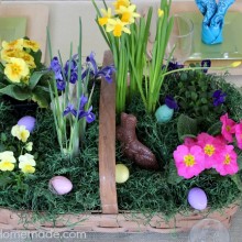 Easter Tablescape with 5 minute Centerpiece and Bunny Napkins :: Instructions on HoosierHomemade.com