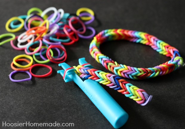 How to make a rubber band bracelet using your fingers💫! #bracelettuto, how to tie rubber band bracelets