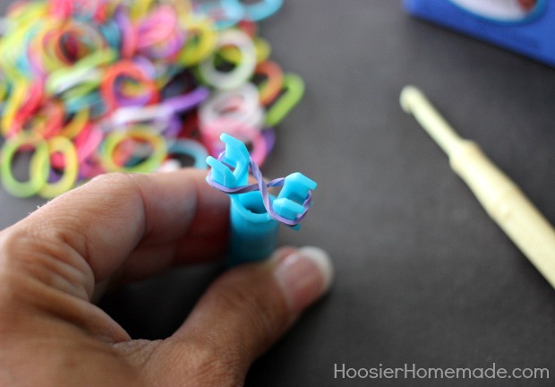 How to Make an Easy Fishtail Bracelet | Directions on HoosierHomemade.com