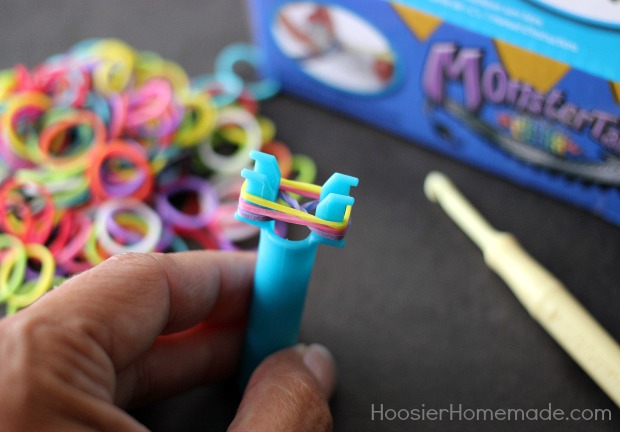 How to make a rubber band bracelet using your fingers💫! #bracelettuto, how to tie rubber band bracelets