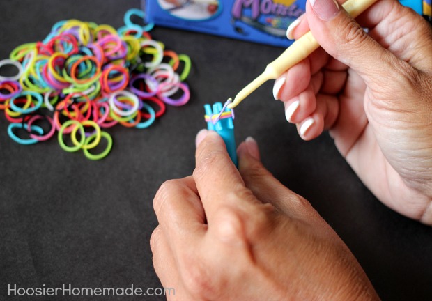 How to make a rubber band bracelet using your fingers💫! #bracelettuto, how to tie rubber band bracelets