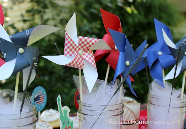 Easy Table Decorations : Summer Entertaining :: on HoosierHomemade.com