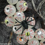 Eyeball Wreath Tutorial on HoosierHomemade.com
