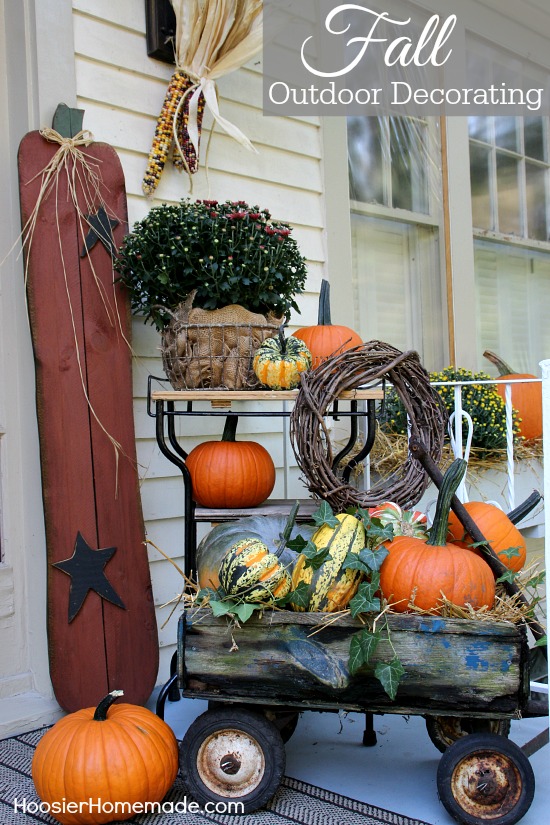 Fall Outdoor Decorating | Make your home inviting with just a few simple supplies | Details on HoosierHomemade.com
