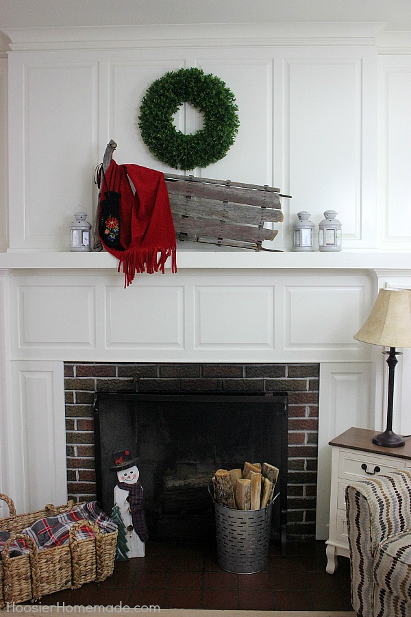 FARMHOUSE WINTER DECOR -- Use what you have on hand to turn your home into a cozy space with these Winter Decorations. 