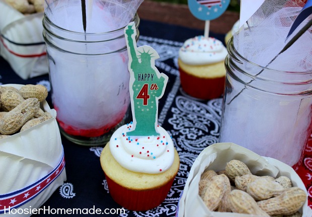 Printable Fourth of July Cupcake Toppers :: Available on HoosierHomemade.com