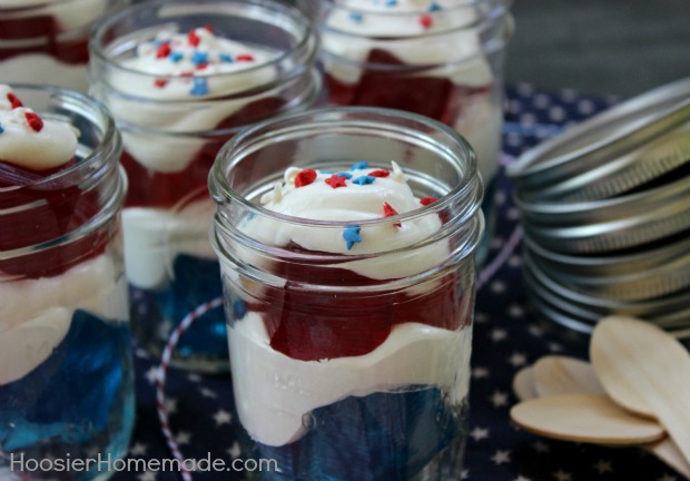 4th of July Treat :: Jello Parfaits :: Recipe on HoosierHomemade.com