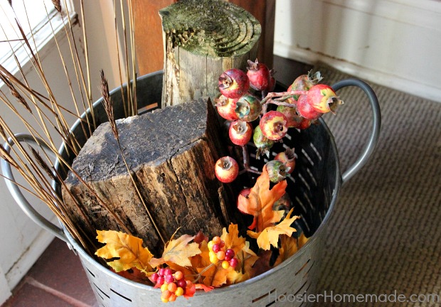 Foyer Decorating Ideas for Fall | on HoosierHomemade.com