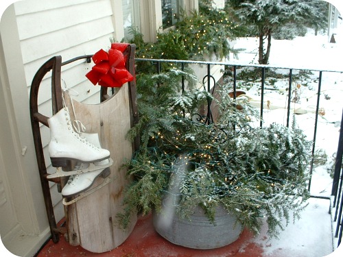 Decorating Outdoors for Christmas
