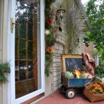 Fall Front Porch Decorating :: HoosierHomemade.com