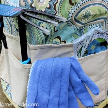 How to Make a Garden Tool Bucket Fabric Cover :: Full Instructions with photos on HoosierHomemade.com