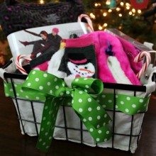 Take gift giving to the next level! Learn How to Create a Gift Basket in minutes! Pin to your DIY Board!